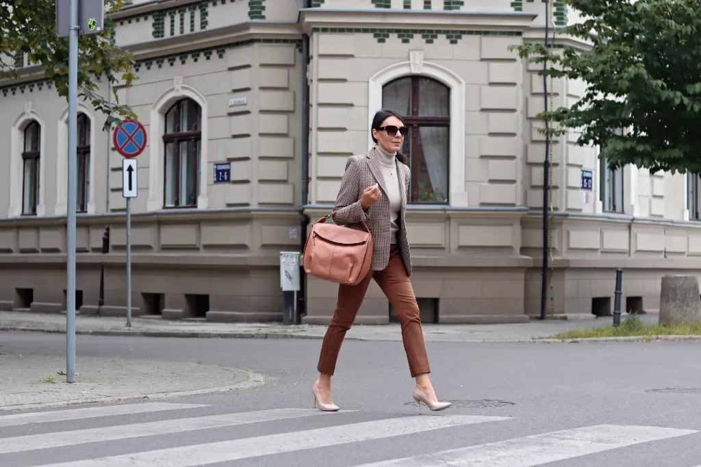 Jak wybrać torebkę na wakacyjne podróże